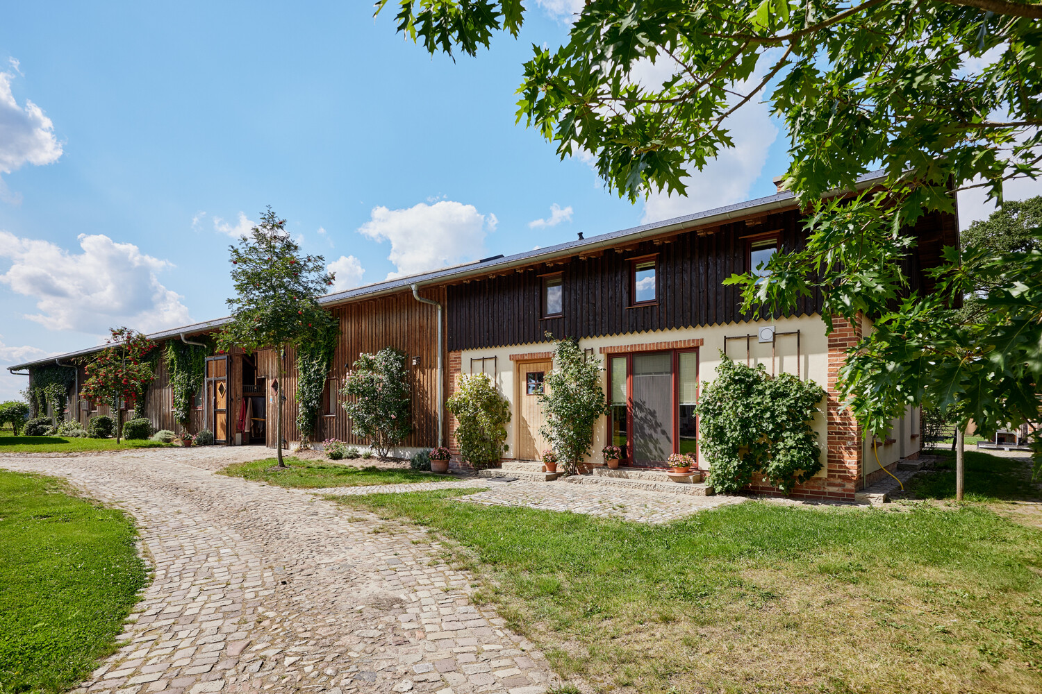 Einfamilienhaus am Pferdestall mit Reitmöglichkeit