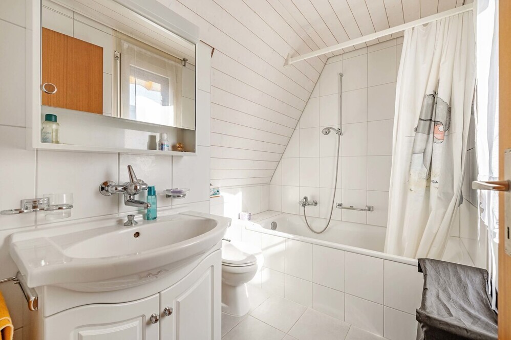 Bad Dachzimmer - Kopie
