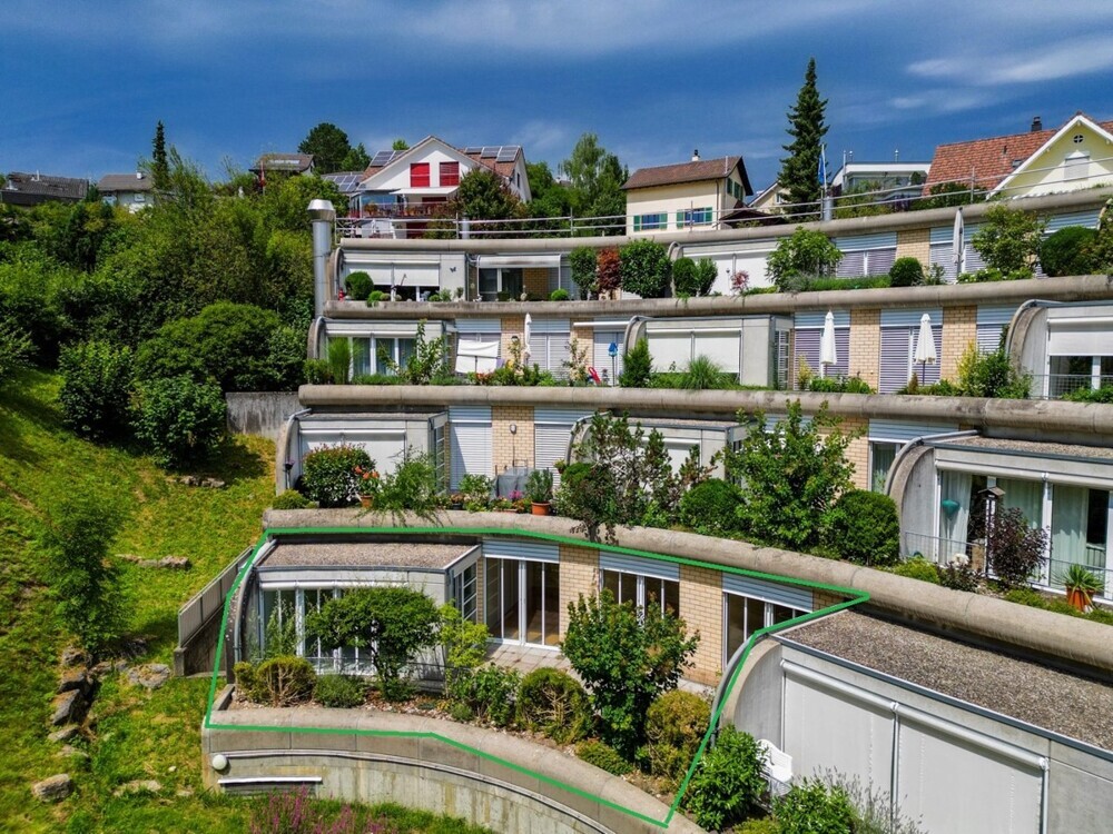 Südfassade: wunderschöne Überbauung