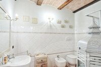 RIF 3037 Badezimmer Wohnung 2