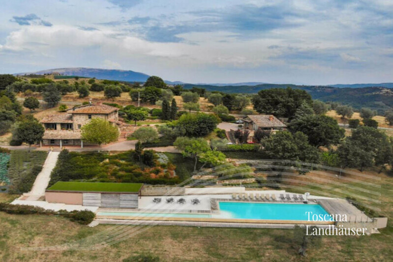 RIF 3049 Haus und Pool 
