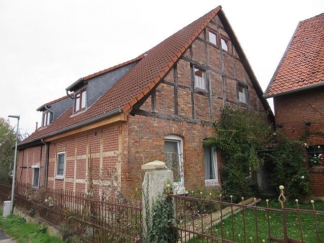 Hausansicht 1, Stemmen