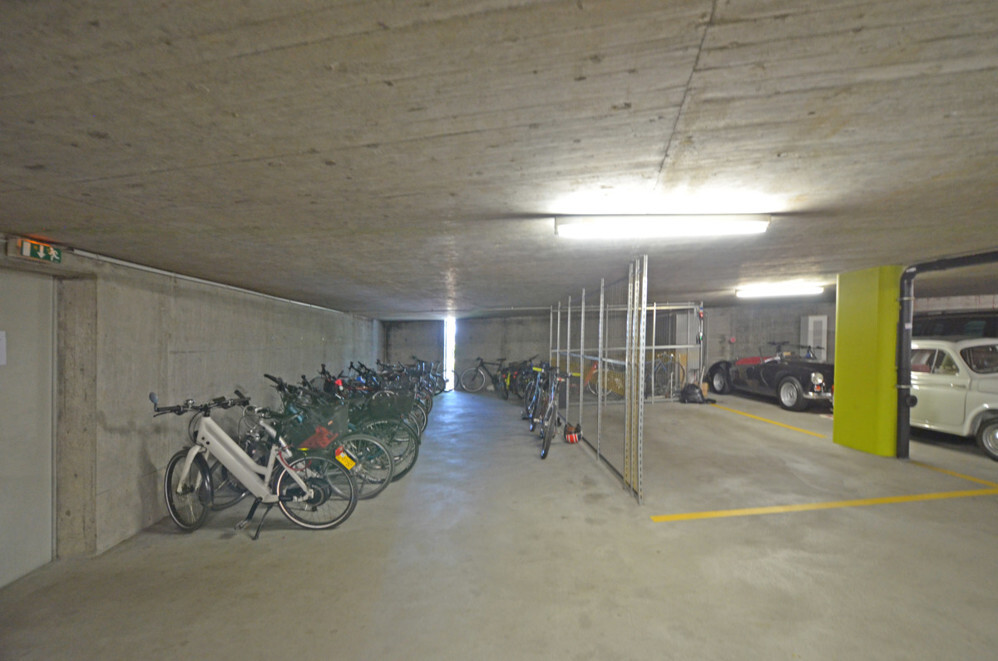 Einstellhalle Zweiräderparkplatz