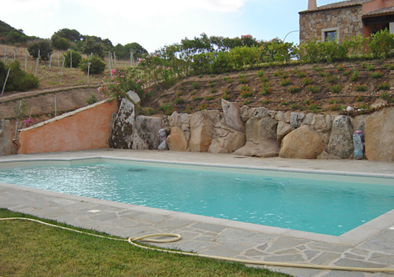 RIF 2299 Pool mit Blick auf Villa