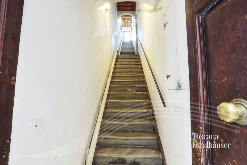 RIF 3035 Treppe zur Wohnung