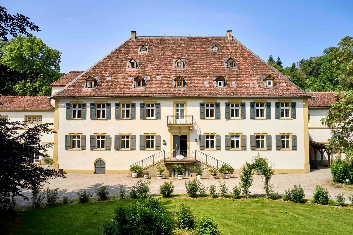 Baroque castle with estate in the Neckar valley