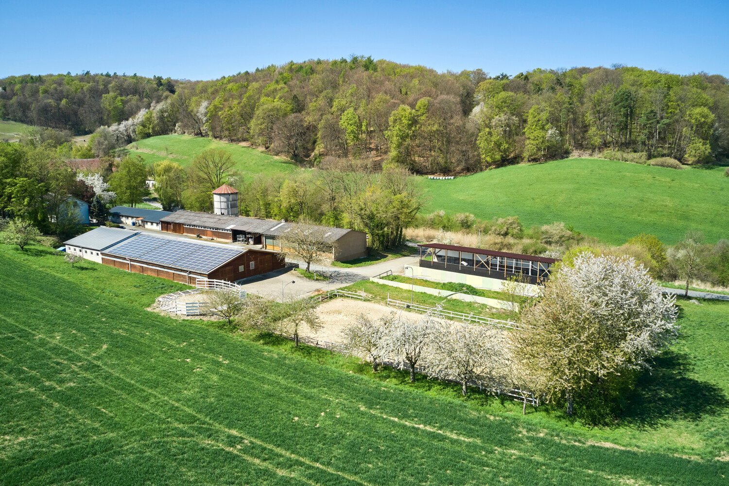 Resettlement farm near Darmstadt, approx. 35 ha