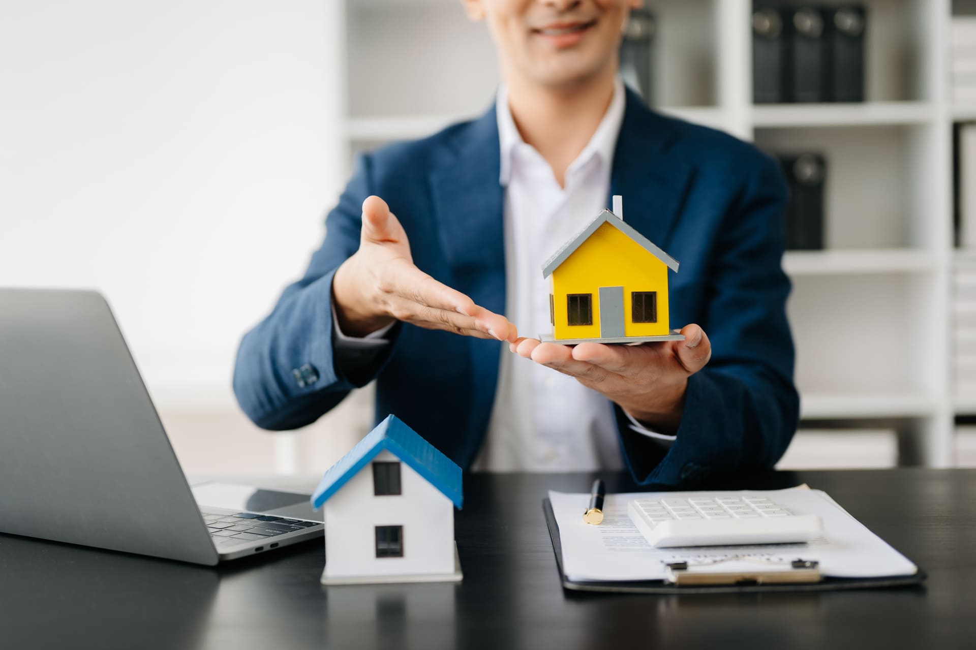 Modellhaus und Makler