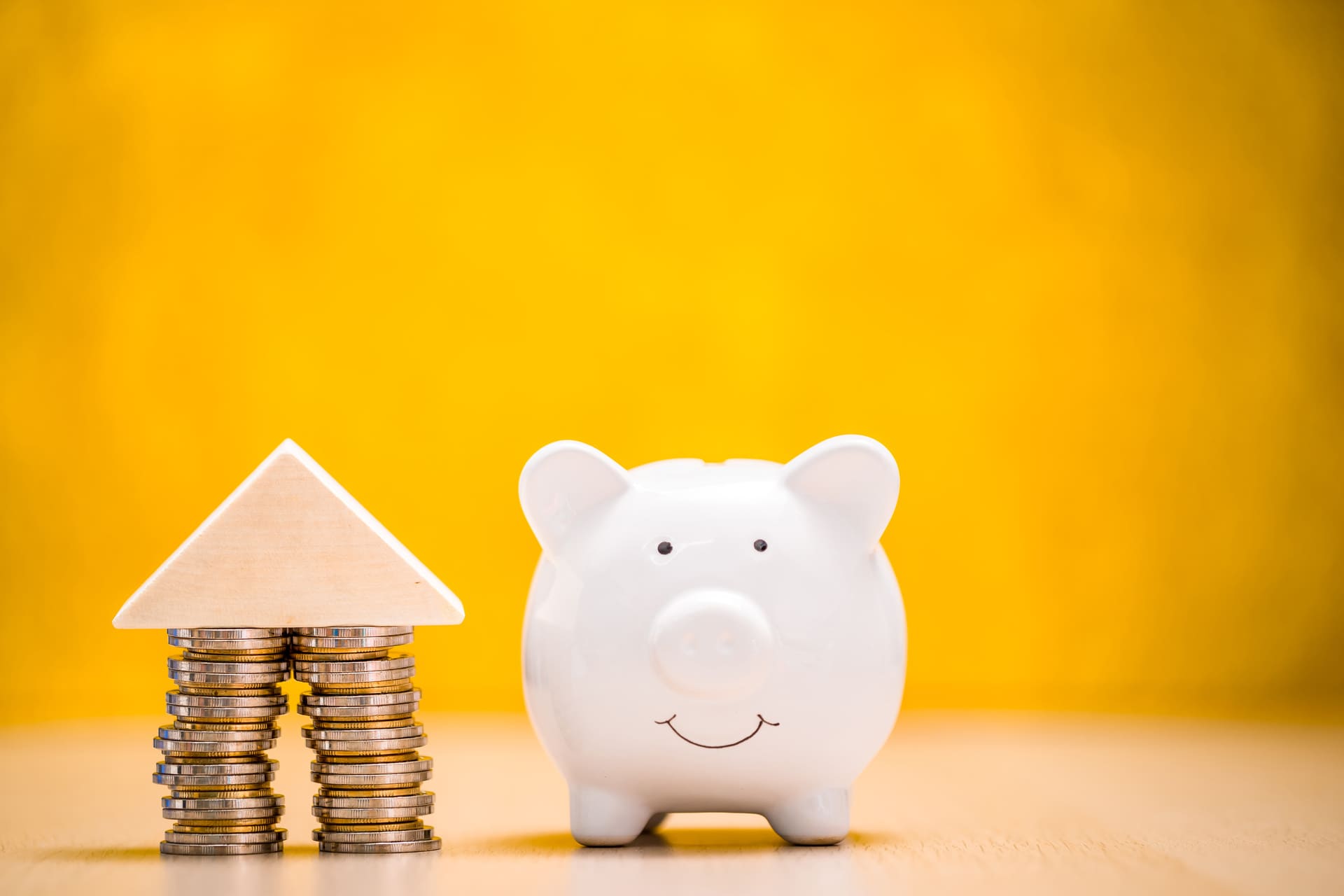 Sparschwein Münzstapel