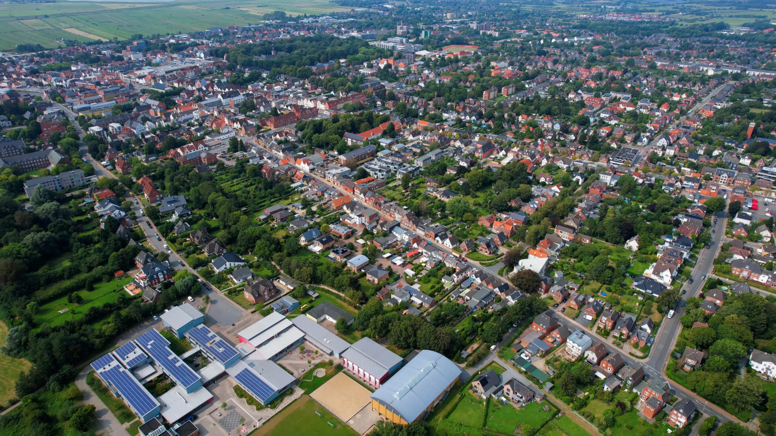 Stadtansicht Westküste aus der Luft