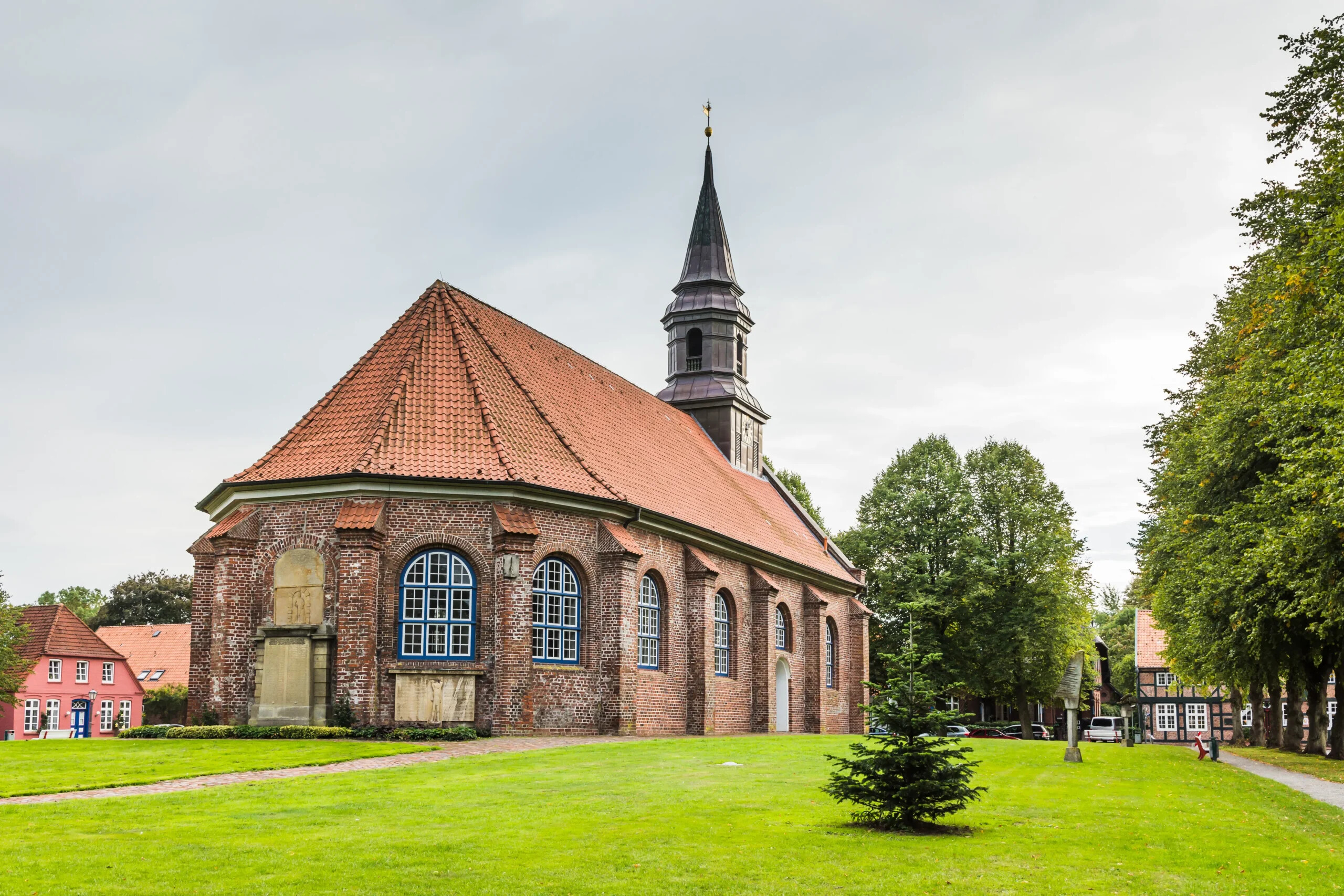 Immobilienmakler Brunsbüttel – Häuser und Kapitalanlagen an der Westküste in Dithmarschen