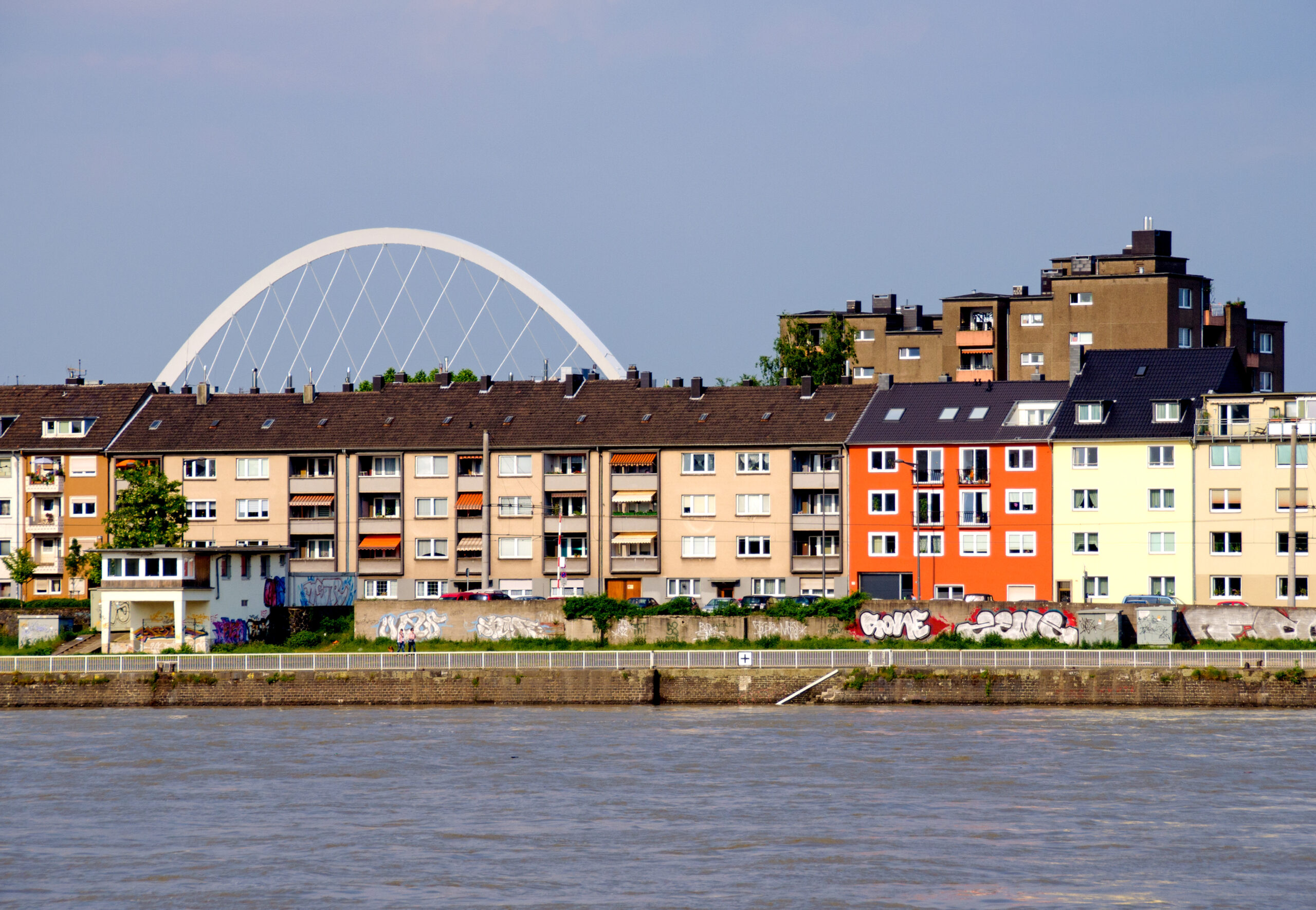 Blick über den Rhein nach Köln-Deutz