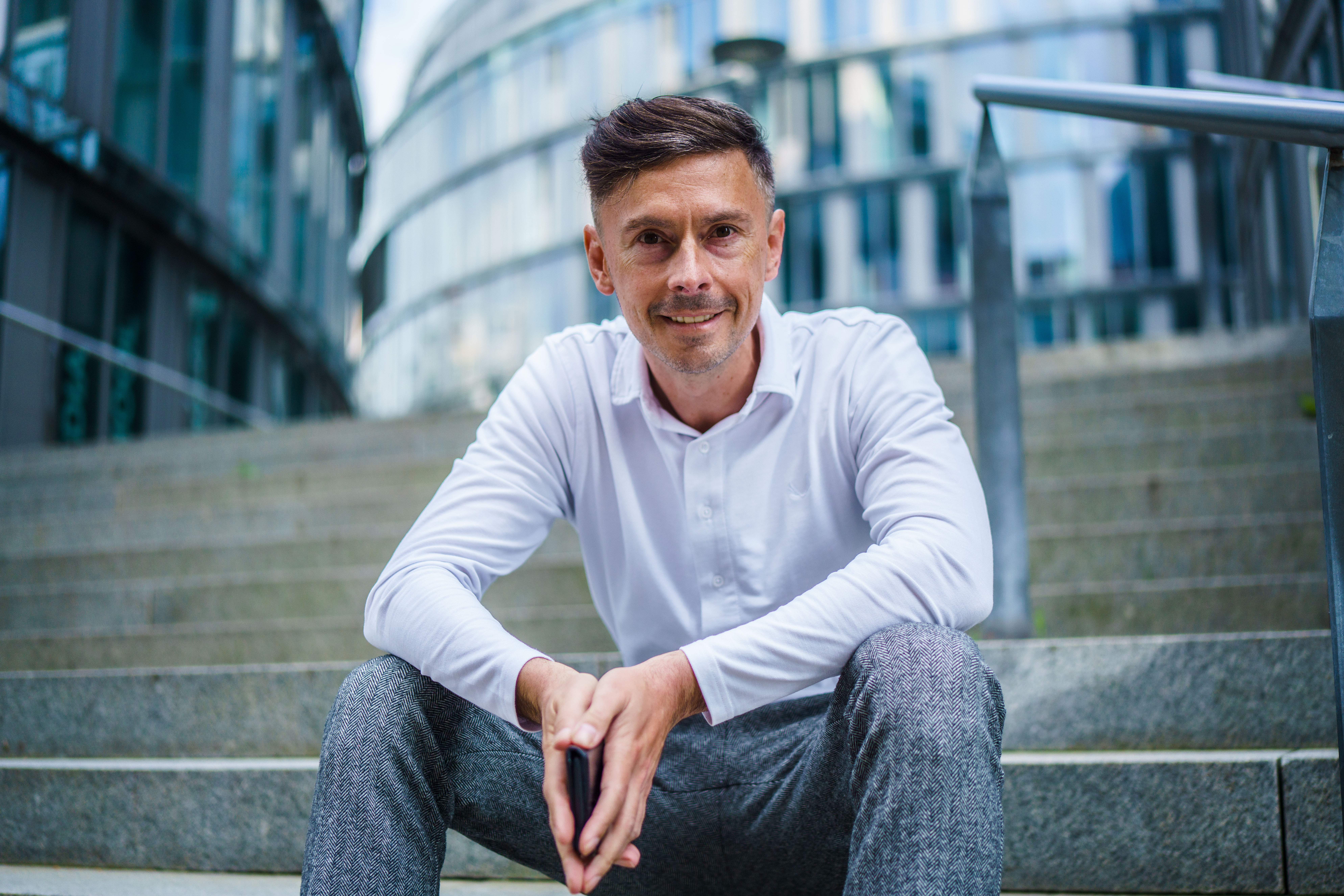 Dennis Biehler, Immobilienmakler in Köln, im Mediapark