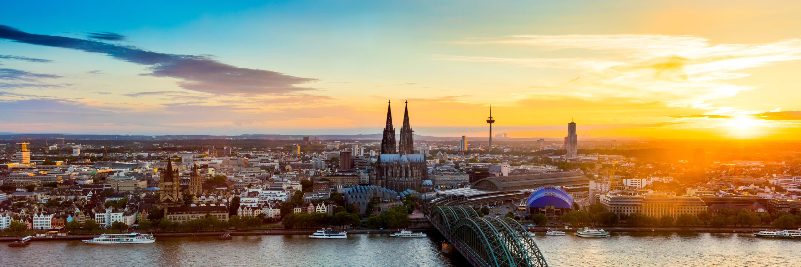 Köln Panorama bei Sonnenuntergang