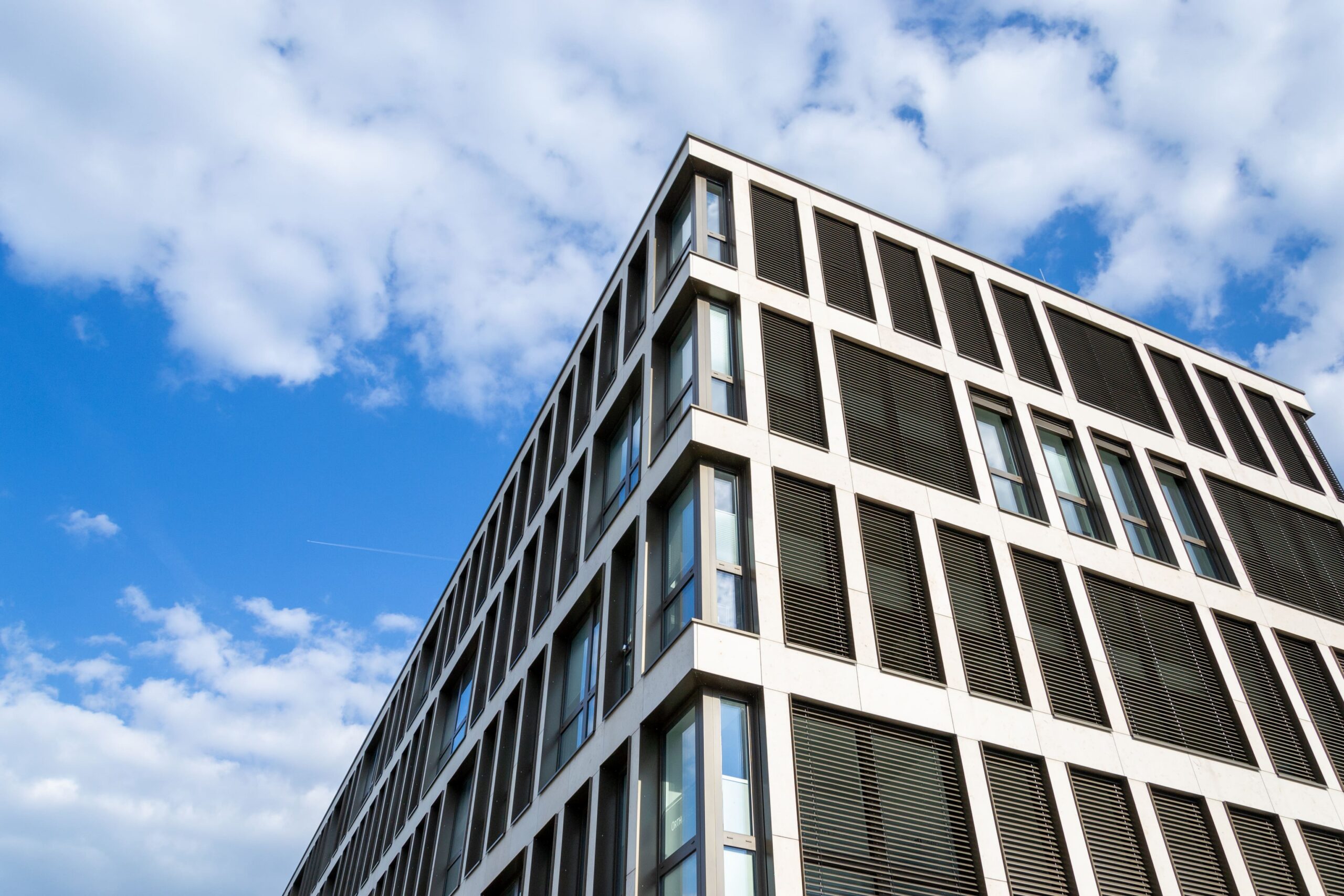 Außenansicht eines Bürogebäudes