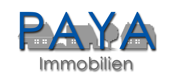 PAYA in blauen Großbuchstaben, darunter Immobilien, Häuser im Hintergrund.