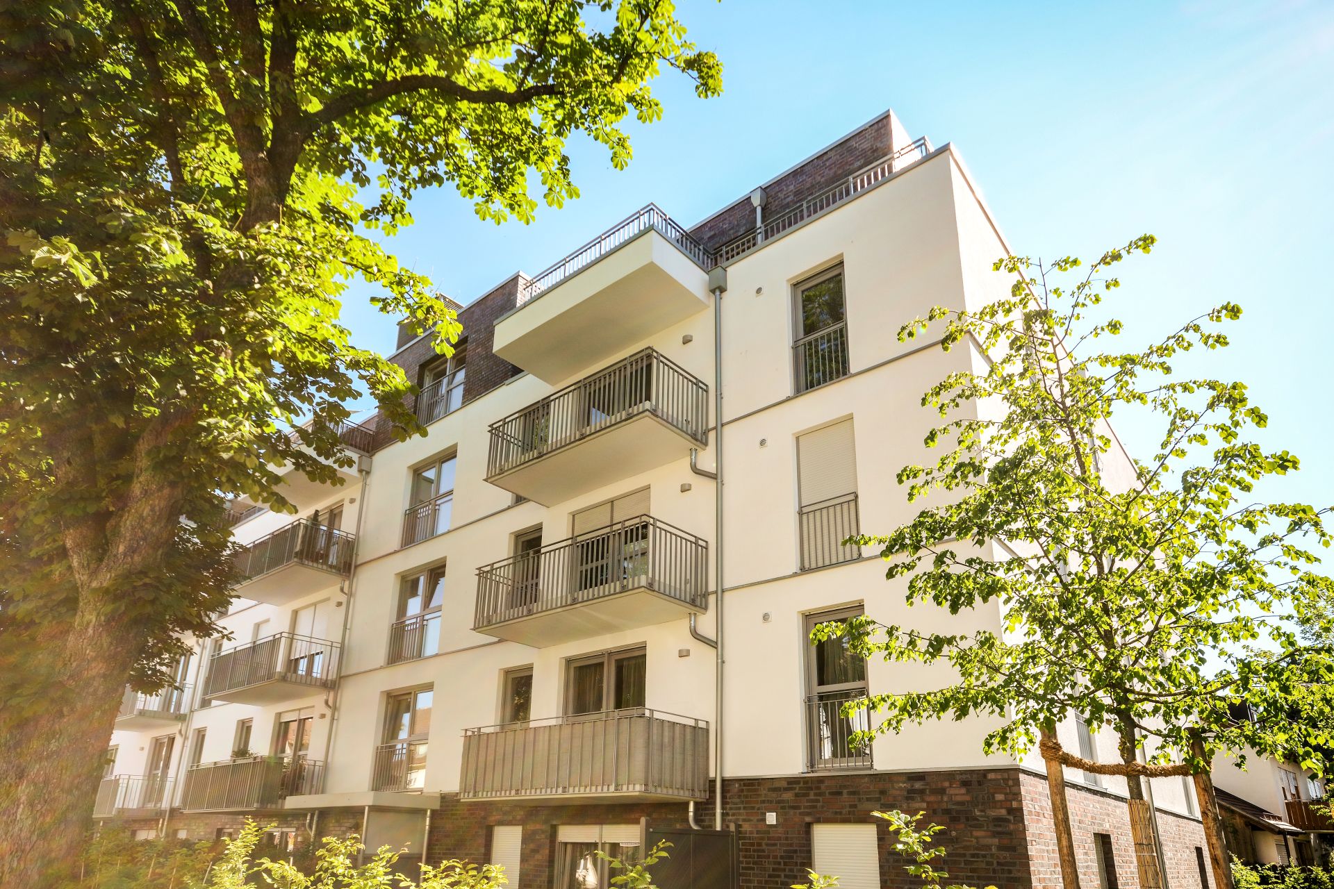 Modernes Mehrfamilienhaus
