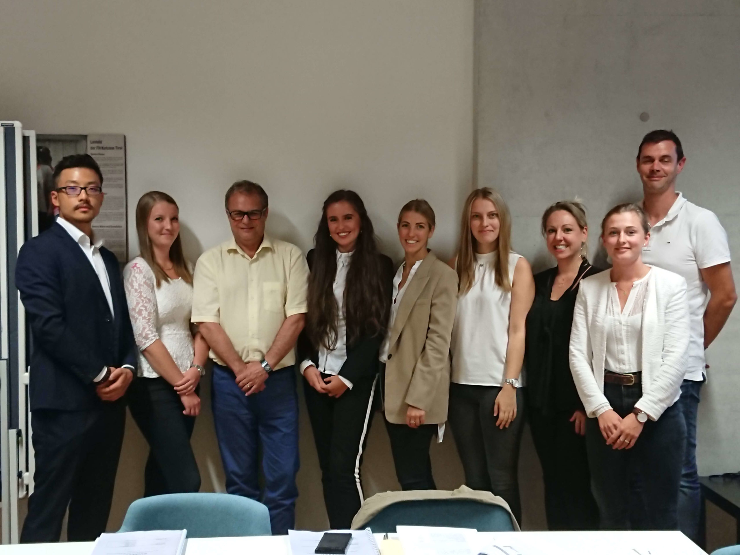 Gruppenfoto des Teilnehmer des Praxisprojekts der FH Kufstein