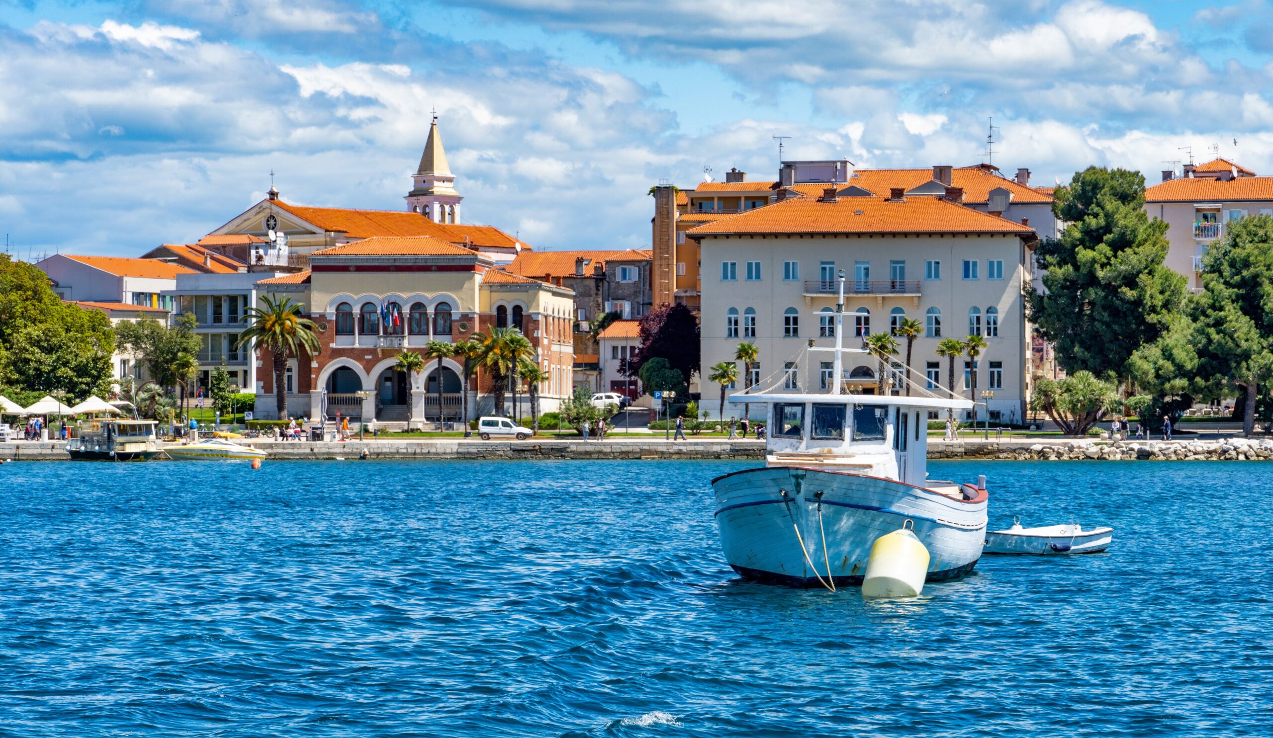 Hafen und Altstadt Porec in Istrien, Kroatien.