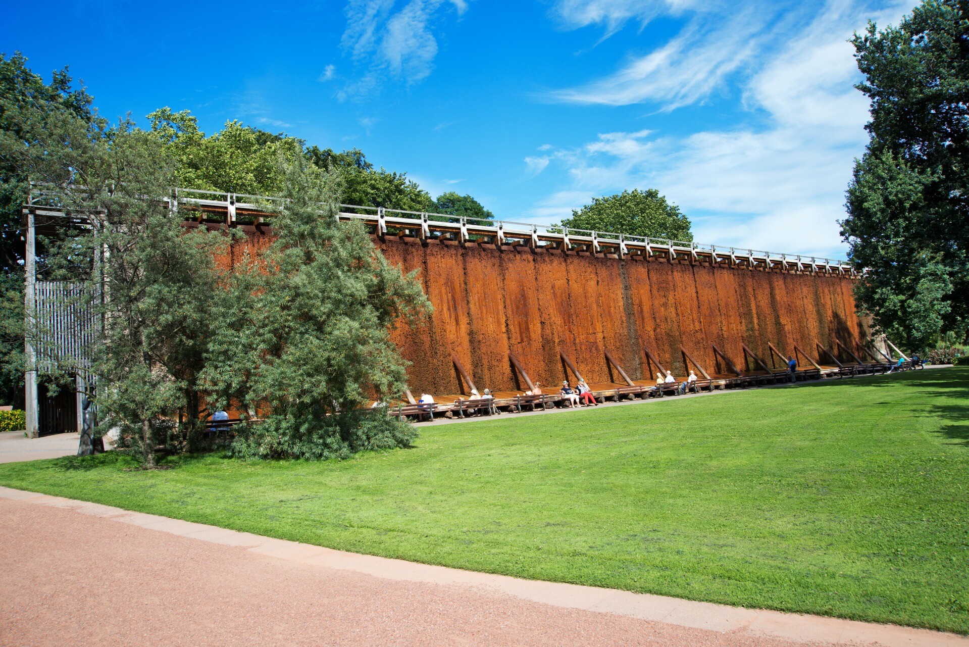 Kurpark mit Gradierwerk in Bad Sassendorf