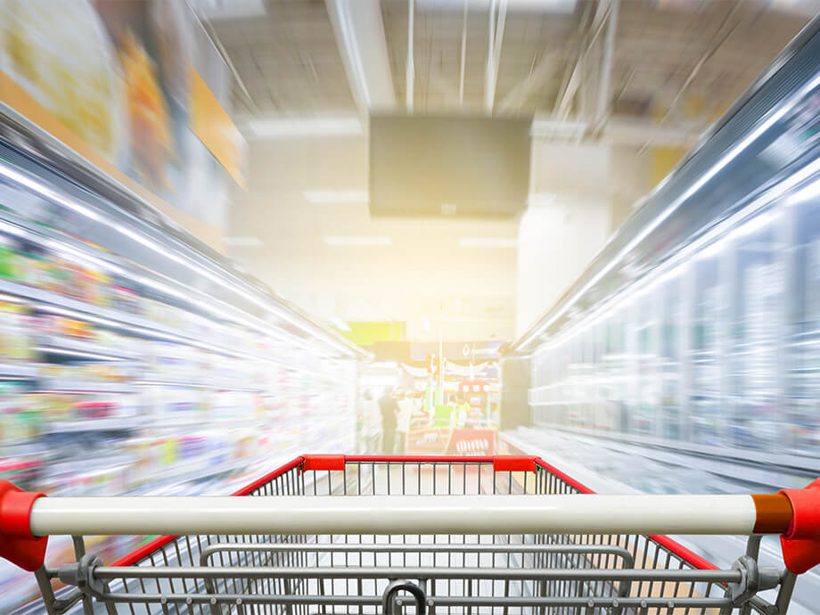Einkaufswagen im Laden