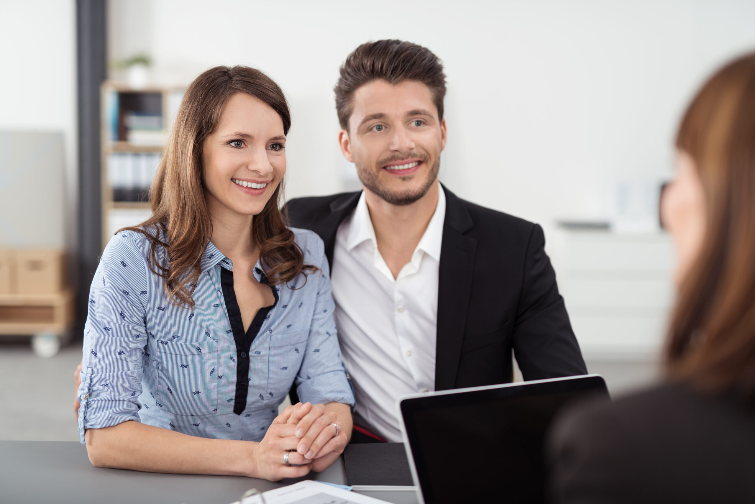 Paar lässt sich beraten