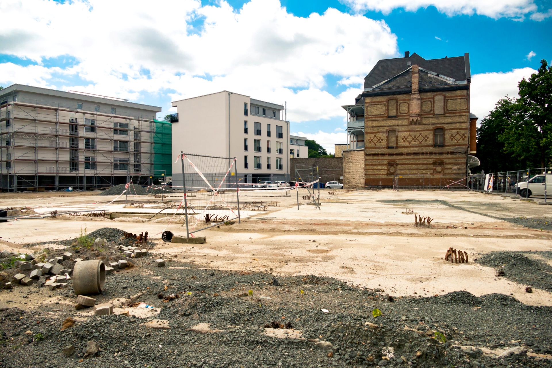 Leeres Fundament nach Gebaeudeabriss