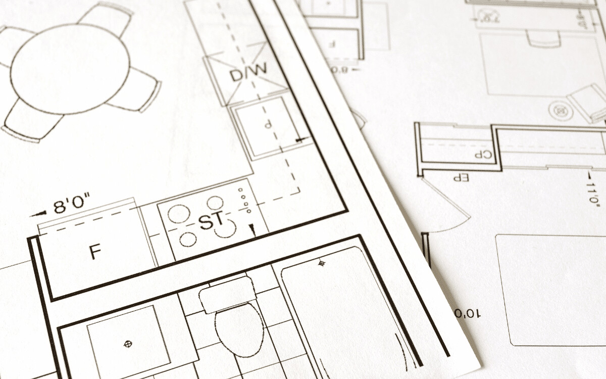Architektur-Blaupausen: Küche, Bad, Essbereich im Detail.