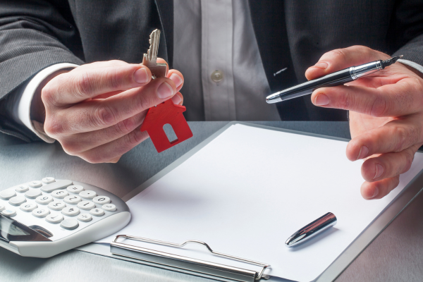 fuer-eigentuemer-dornbusch-immobilien-vertragsunterzeichnung