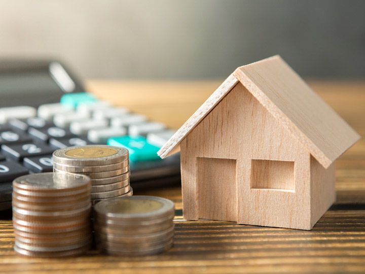 immobilienmakler-frankfurt-dornbusch-immobilien-vergleichswertverfahren-haus-vergleichen-geld-taschenrechner-hausverkauf