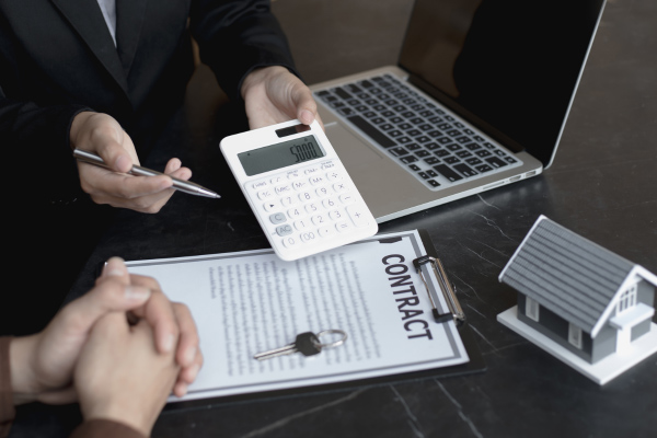 wohnung-verkaufen-frankfurt-dornbusch-immobilien-vertragsunterzeichnung