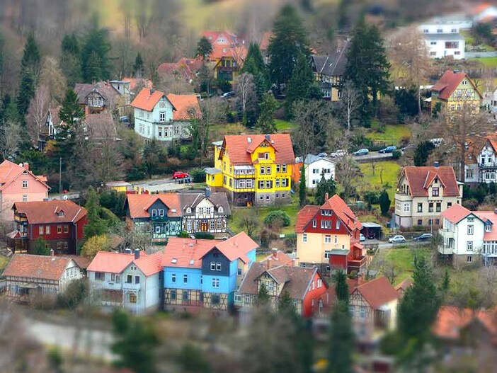 Häuser in Landschaft