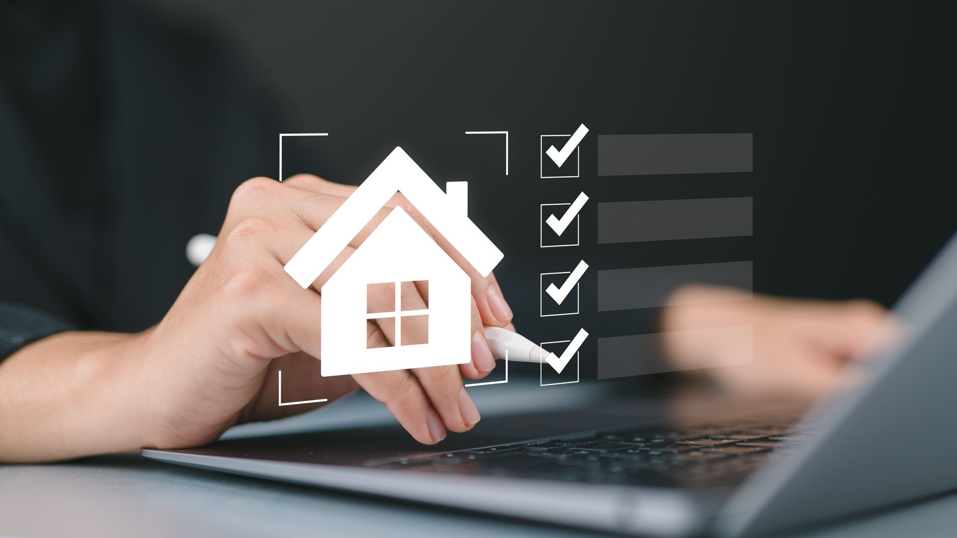 Digitales Haus über Laptop