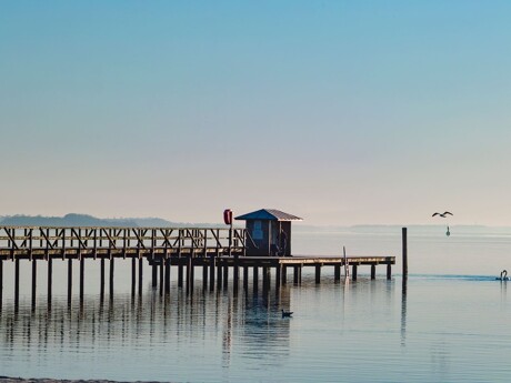 Badesteg im Ostseebad der Flensburger Förde