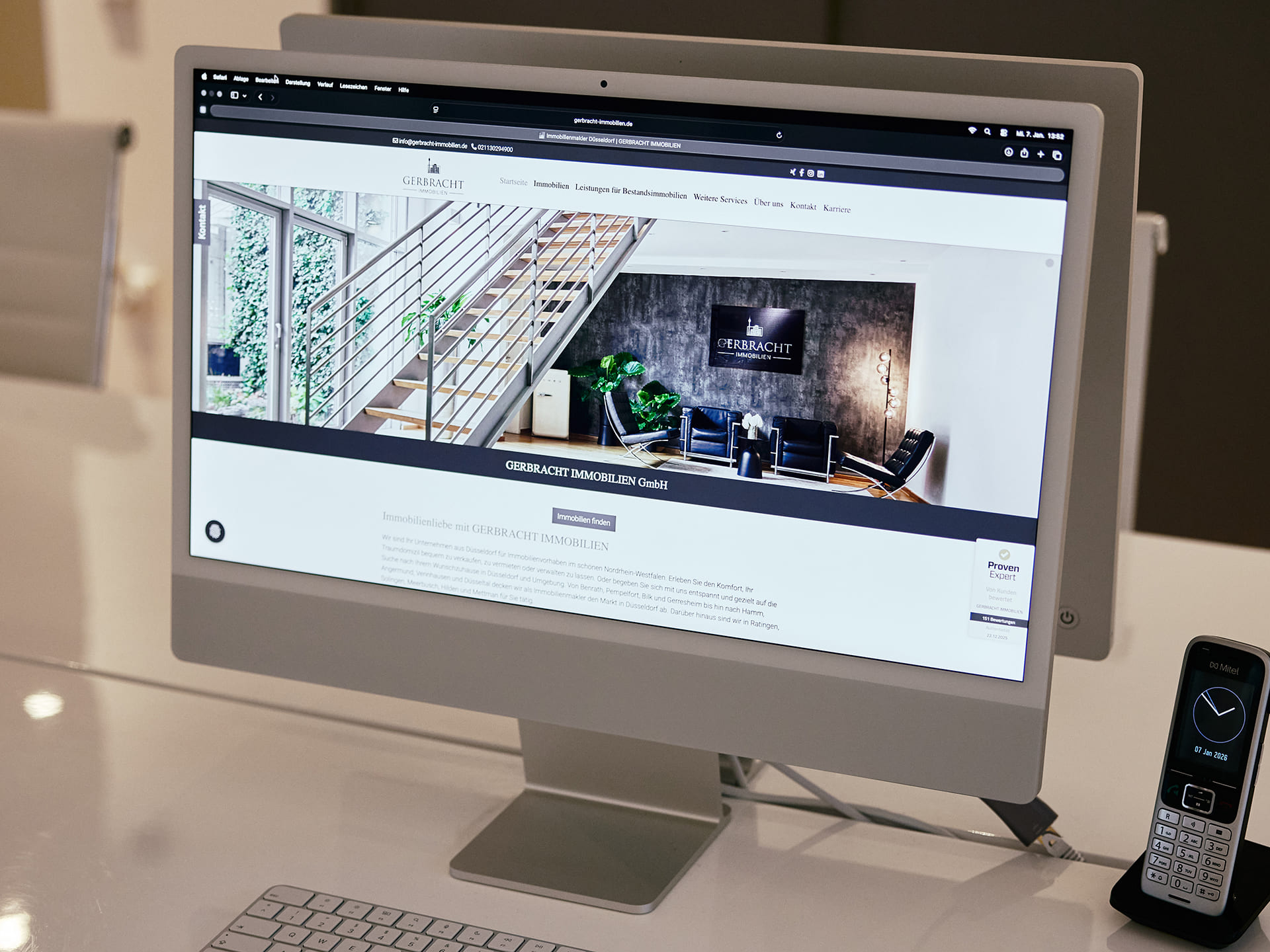 Computer mit Website von Gerbracht Immobilien