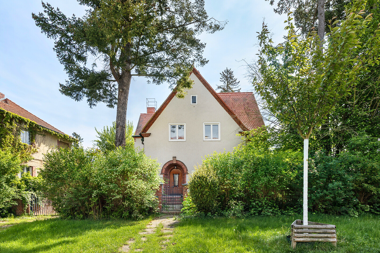 Gartenansicht einer Landhausvilla in Berlin Dahlem