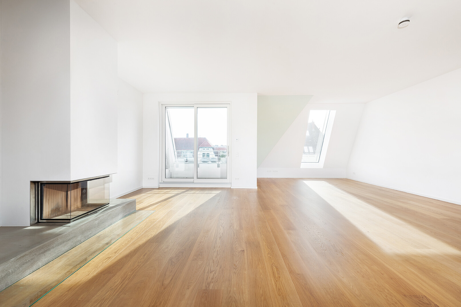 Bild einer hellen Dachgeschosswohnung