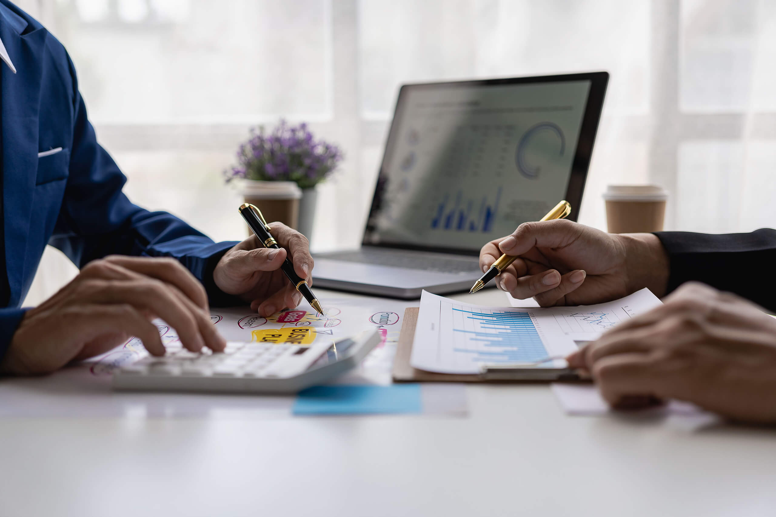 Makler erstellen Unterlagen der Immobilienbewertung