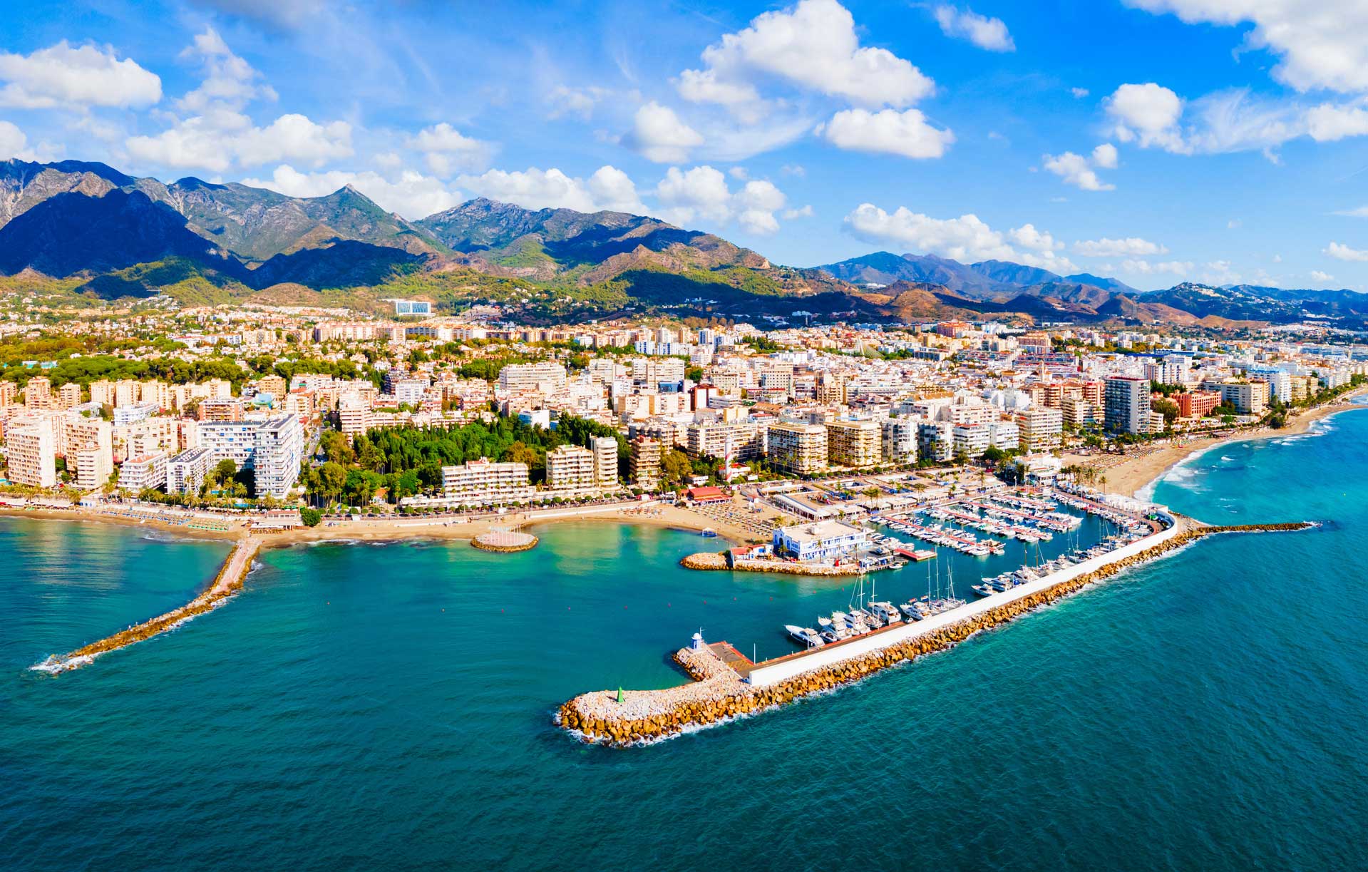 Blick auf den Hafen von Marbella