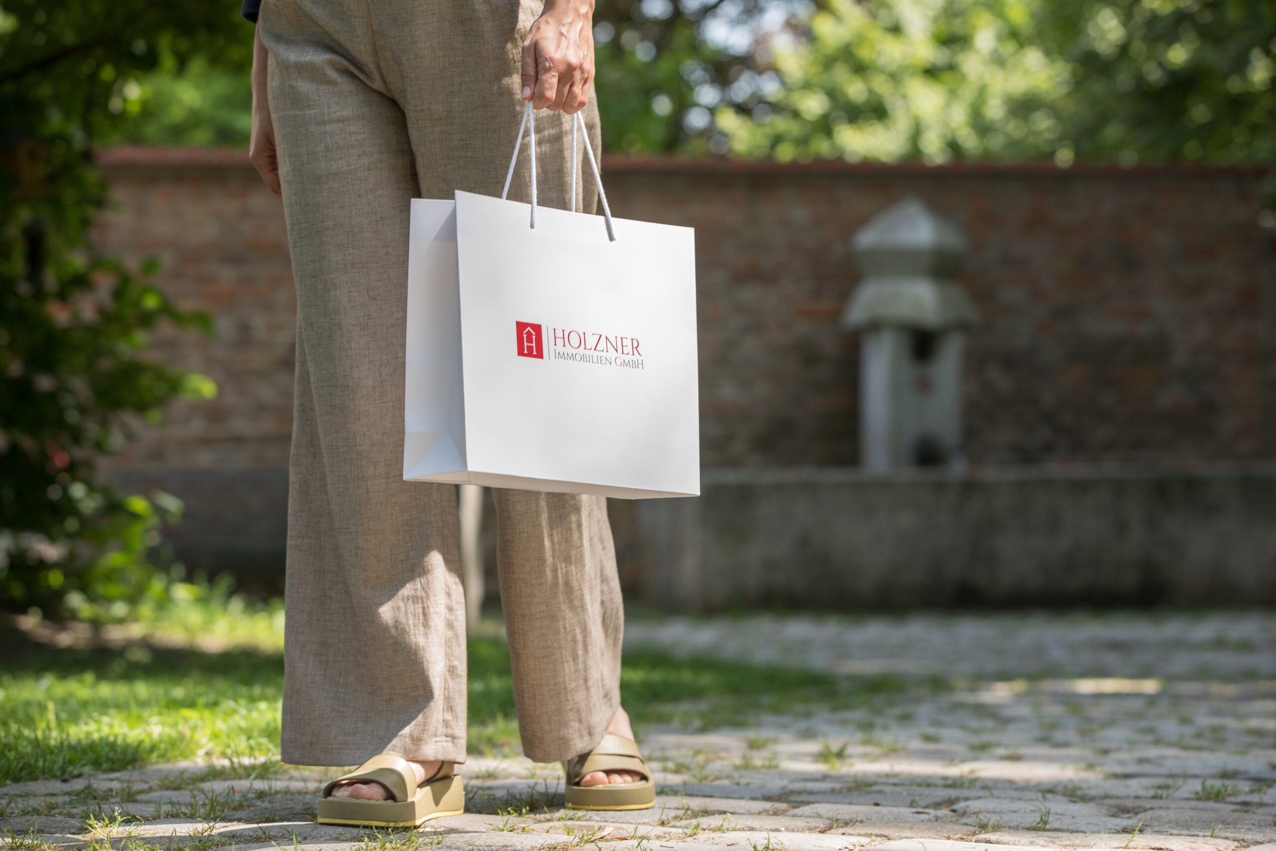 Tasche mit Logo Holzner Immobilien