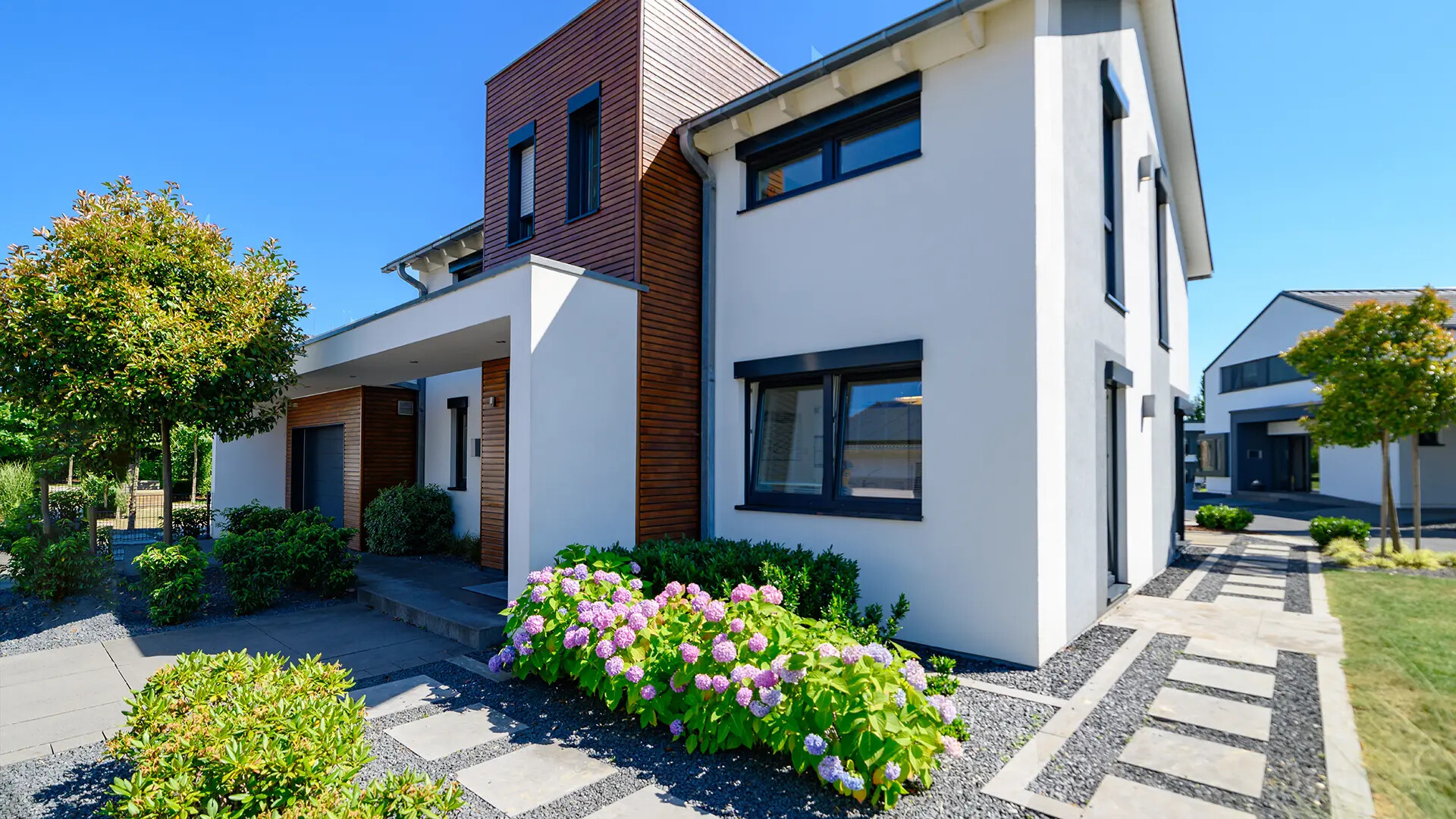 modernes Einfamilienhaus in Wohngebiet