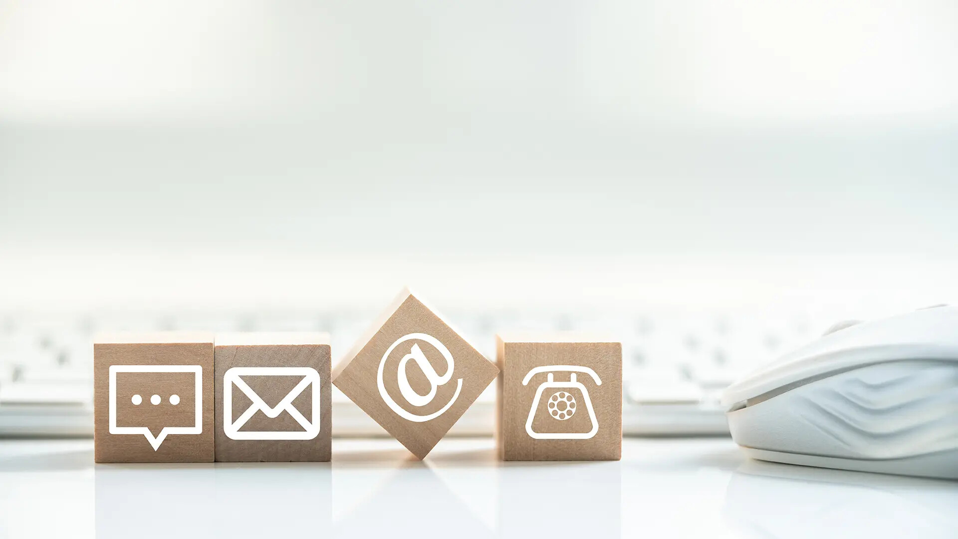 Hotline support contact communication concept