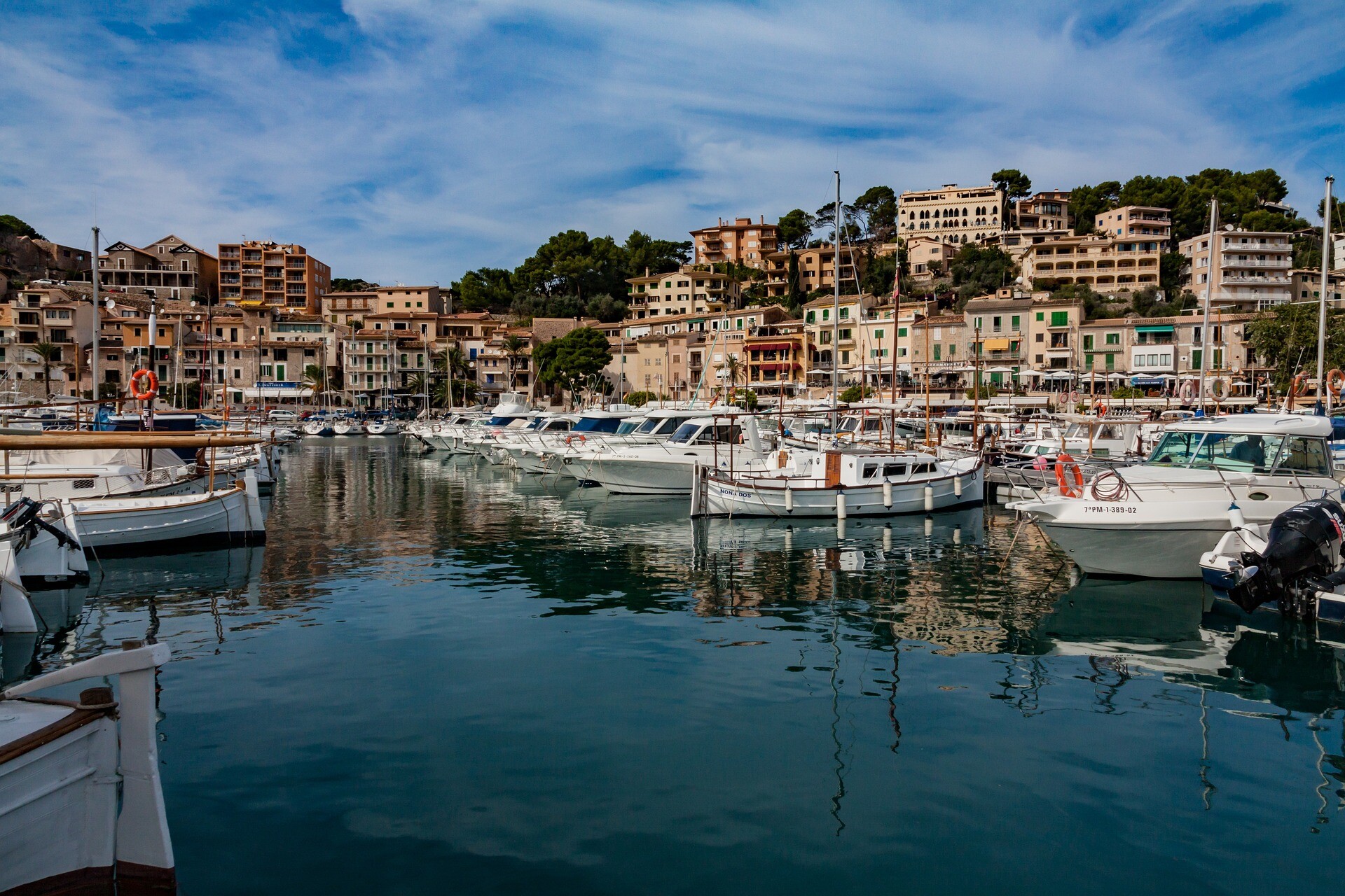 Der Hafen von Port de Sóller auf Mallorca