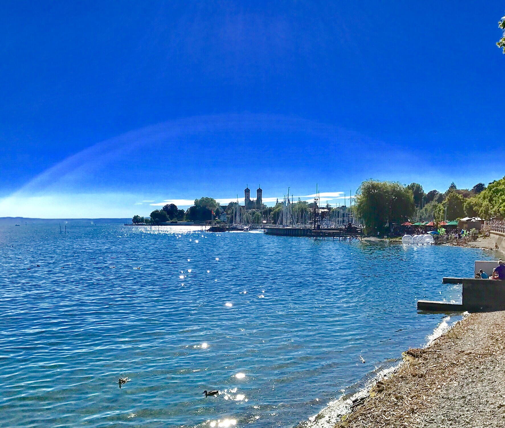 Uferpromenade des Bodensees in Friedrichshafen