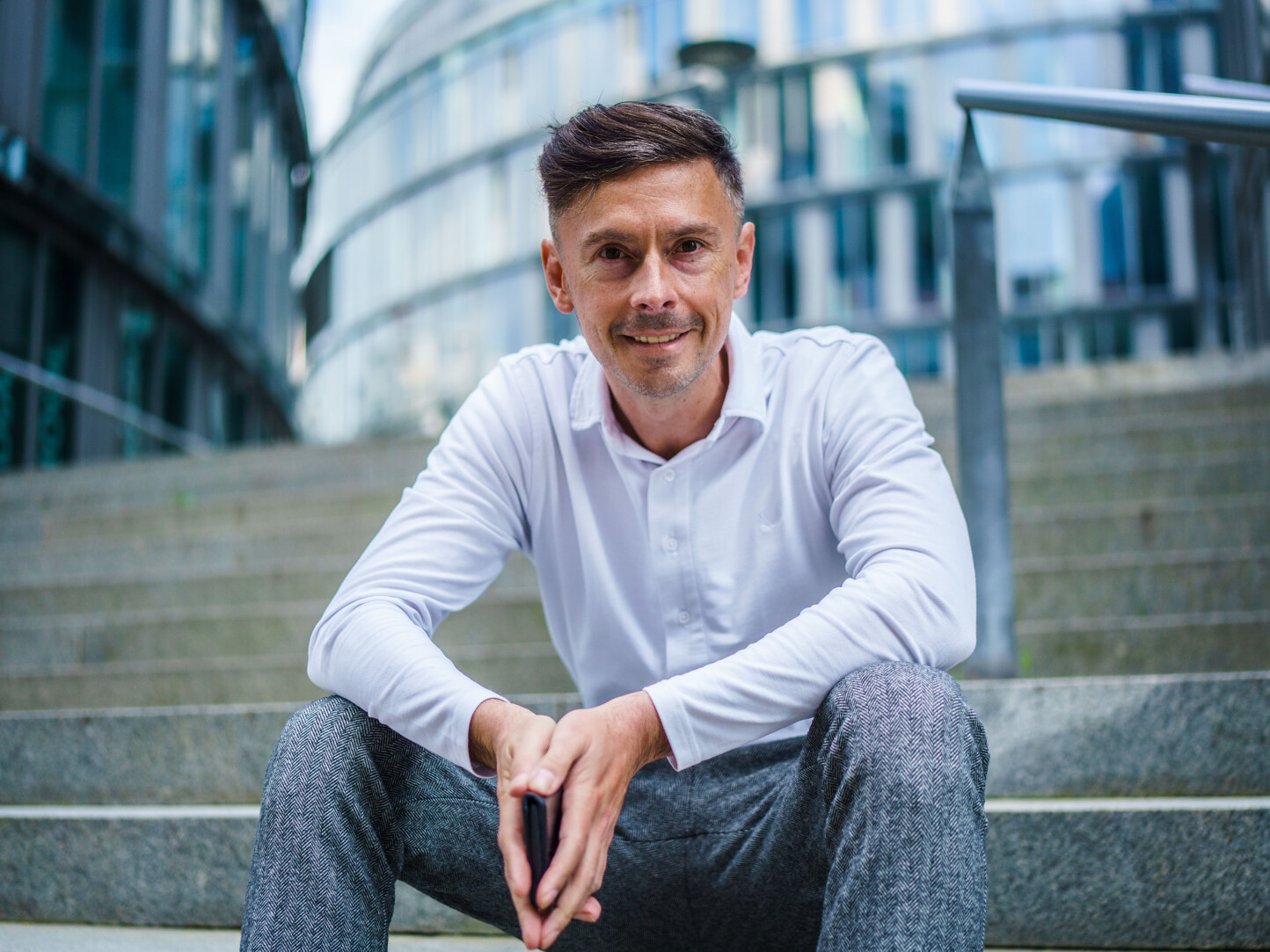 Dennis Biehler, Immobilienmakler in Köln, im Mediapark
