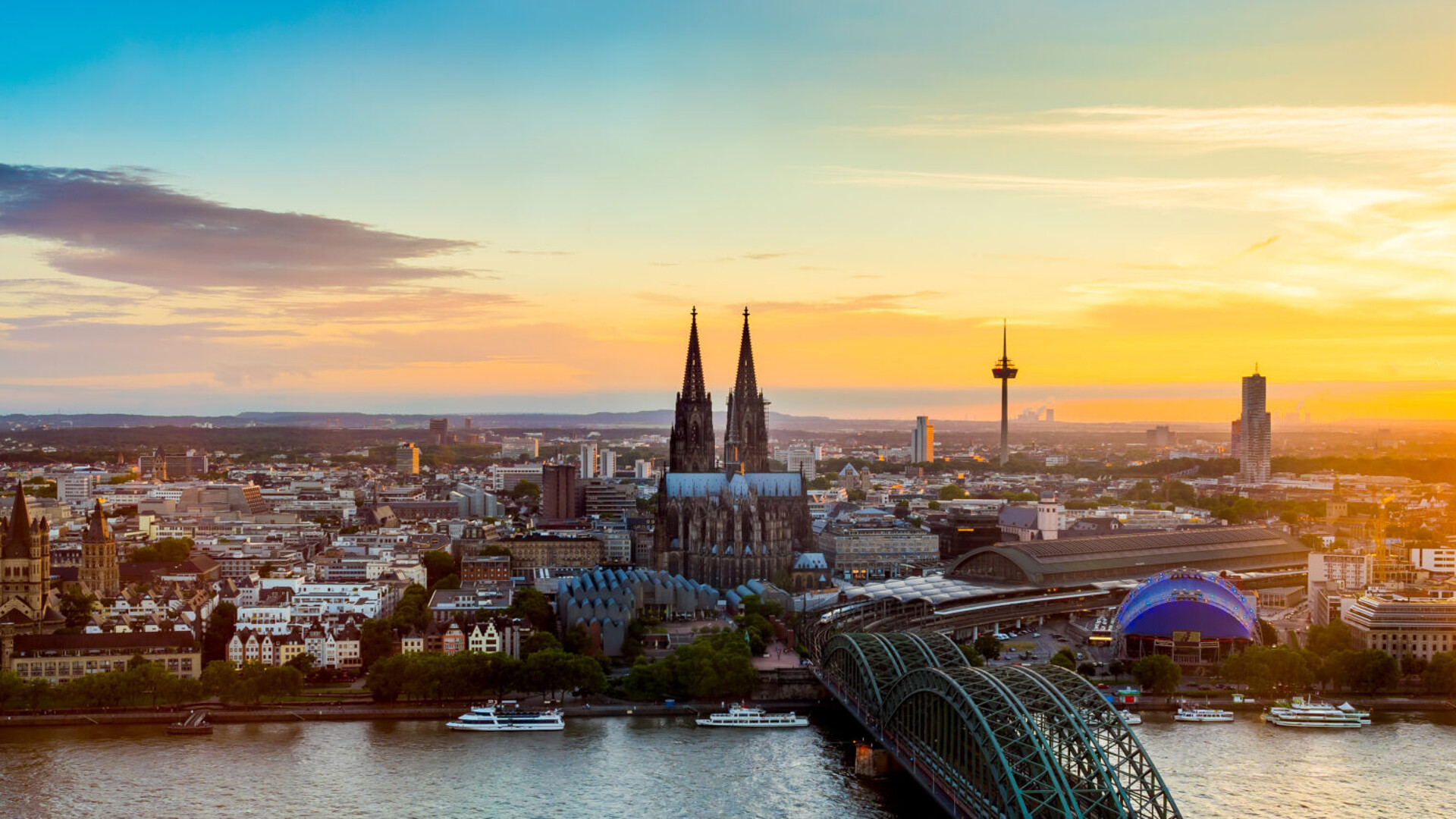 Köln Panorama bei Sonnenuntergang