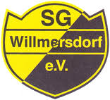 Gelb-schwarzes Schild mit SG Willmersdorf e.V. Schriftzug.