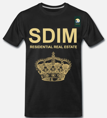 Schwarzes T-Shirt mit SDIM-Logo und goldener Krone vorne.