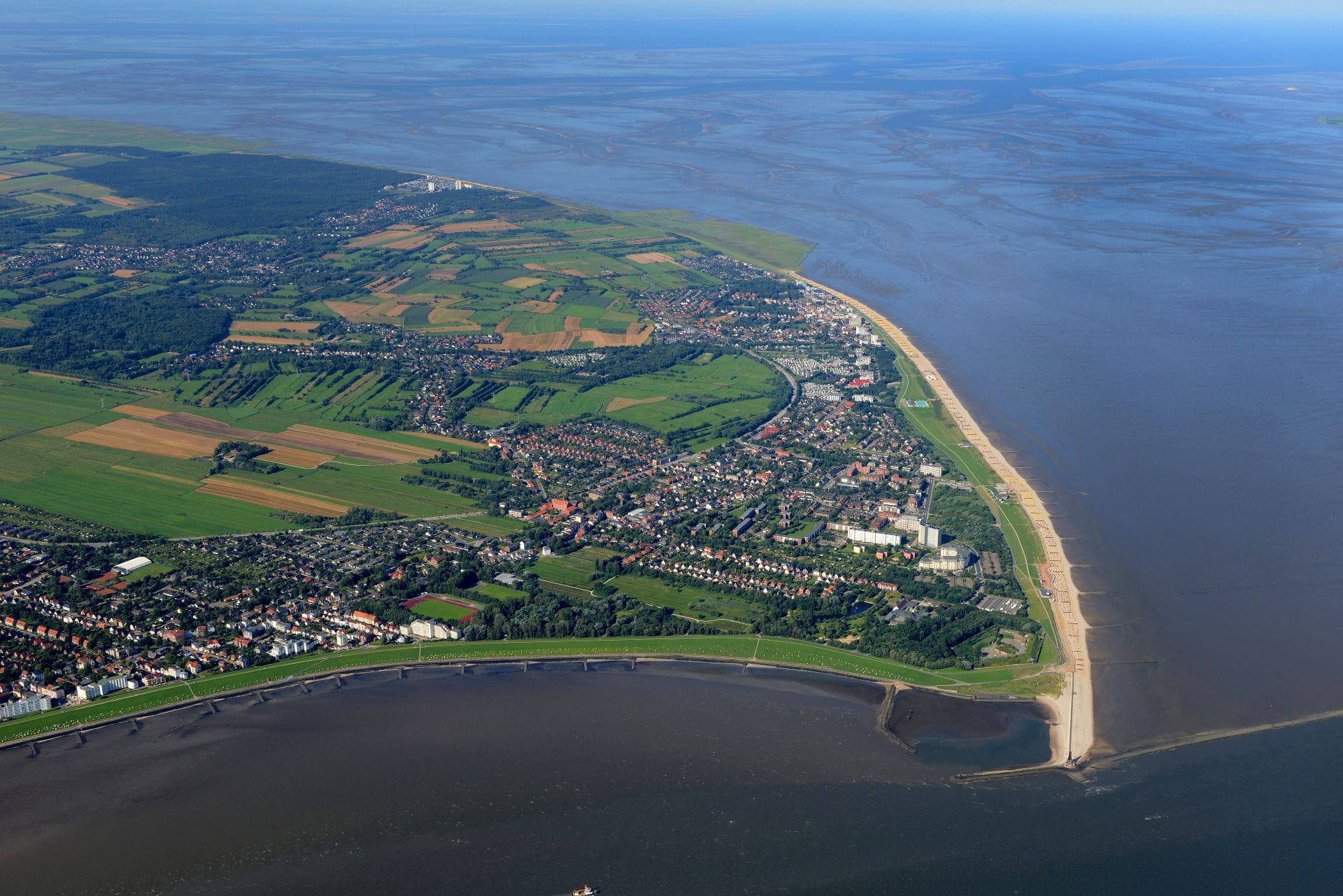 Weite Luftaufnahme von Cuxhaven