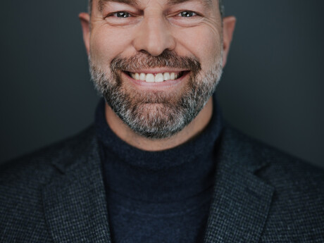Inhaber Anthony Antequera-Tarraso bei Innblick Immobilien